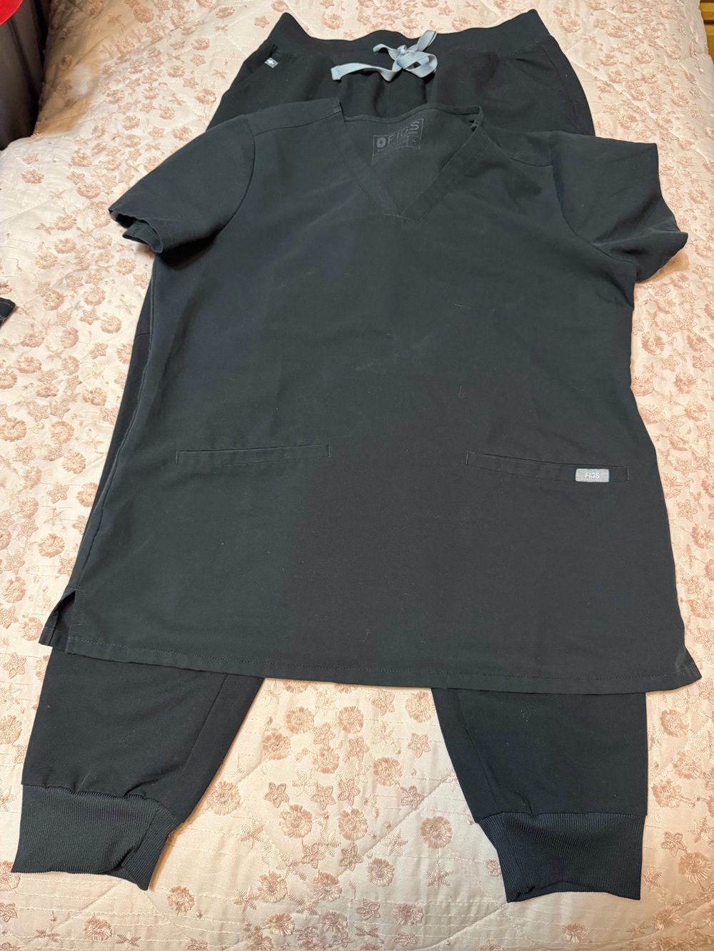FIGS Black High-Waisted Zamora Jogger & Casma Scrub Set Women's Size M